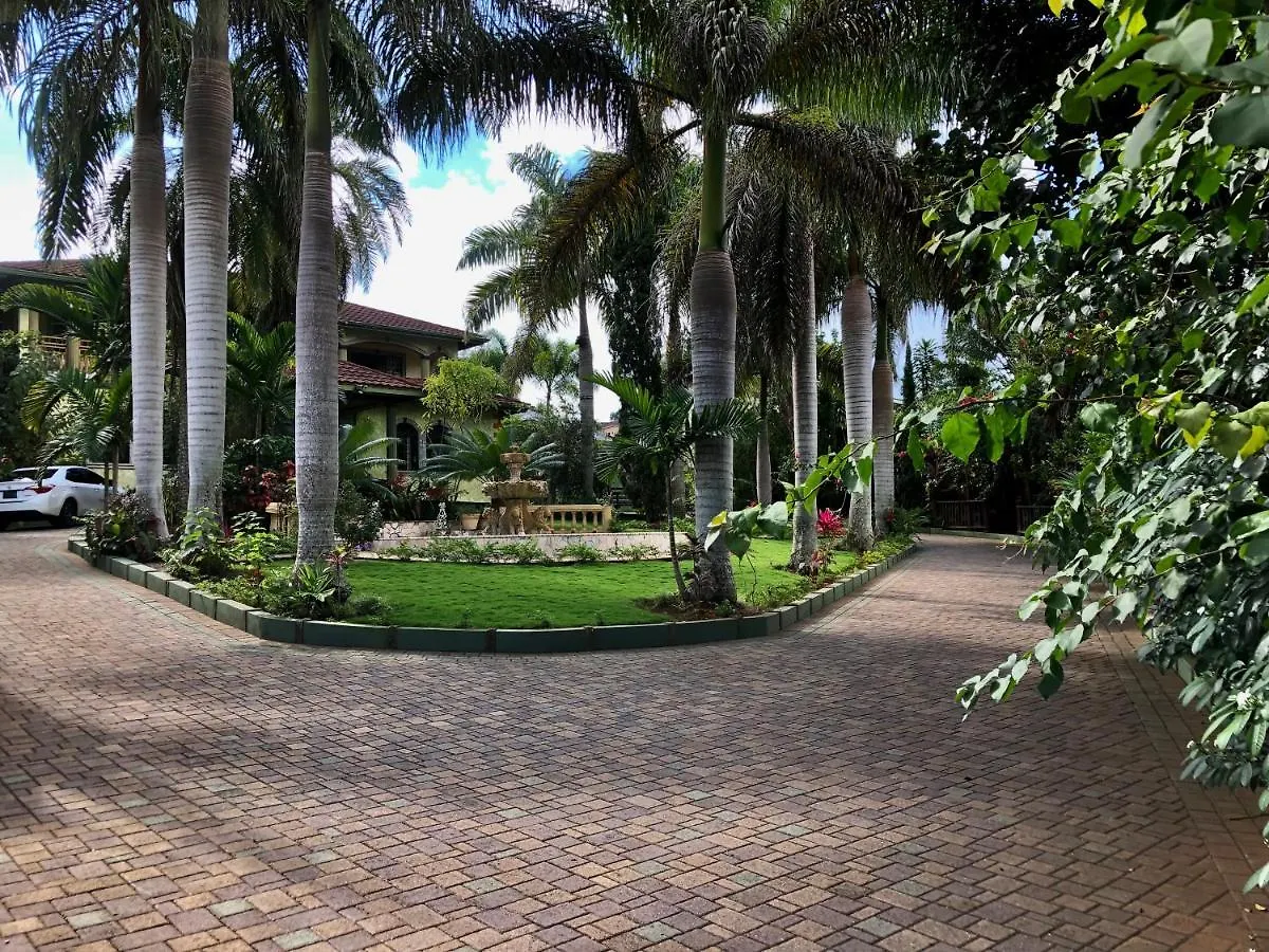 Hidden Oasis In Mandeville Jamaica Vila
